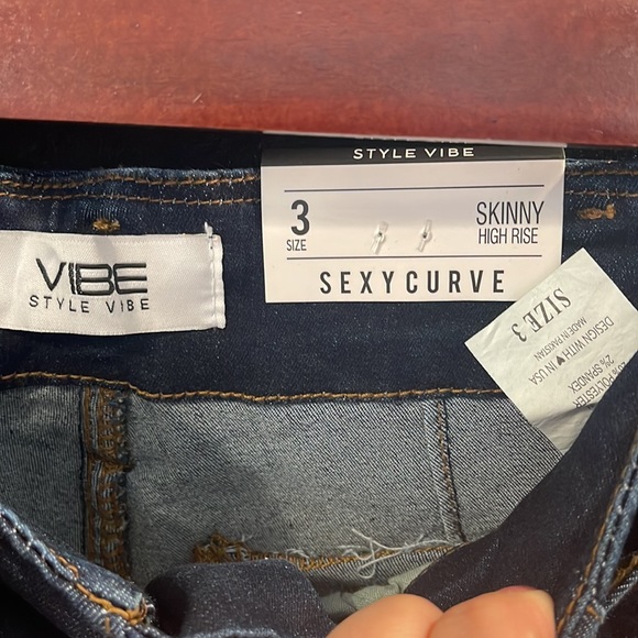 VIBE SKINNY HIGH RISE CURVE JEANS - Picture 3 of 4